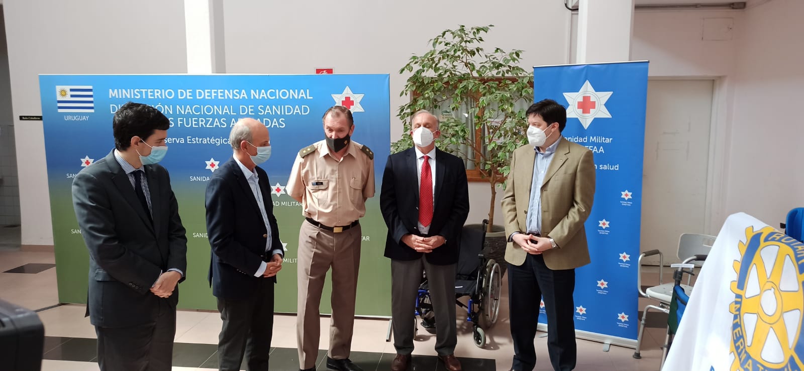 Contenedor con Insumos y equipamiento sanitario